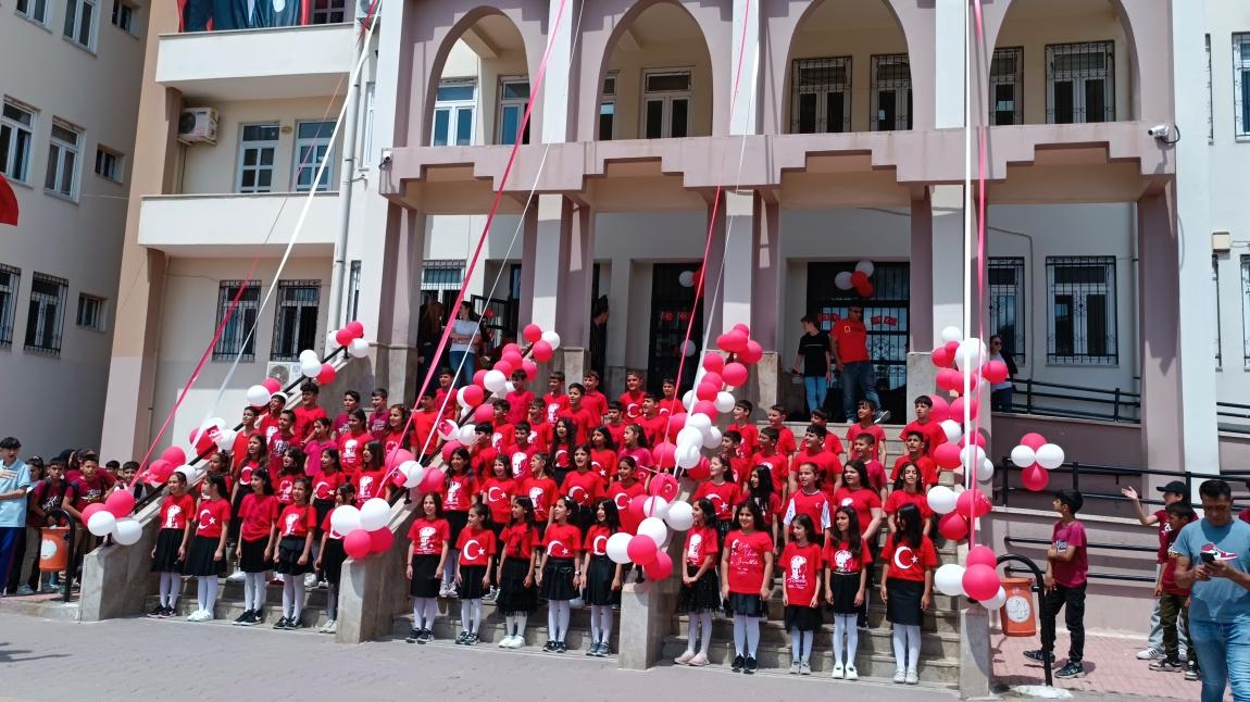 23 Nisan Ulusal Egemenlik ve Çocuk Bayramı okulumuzda coşkuyla kutlandı